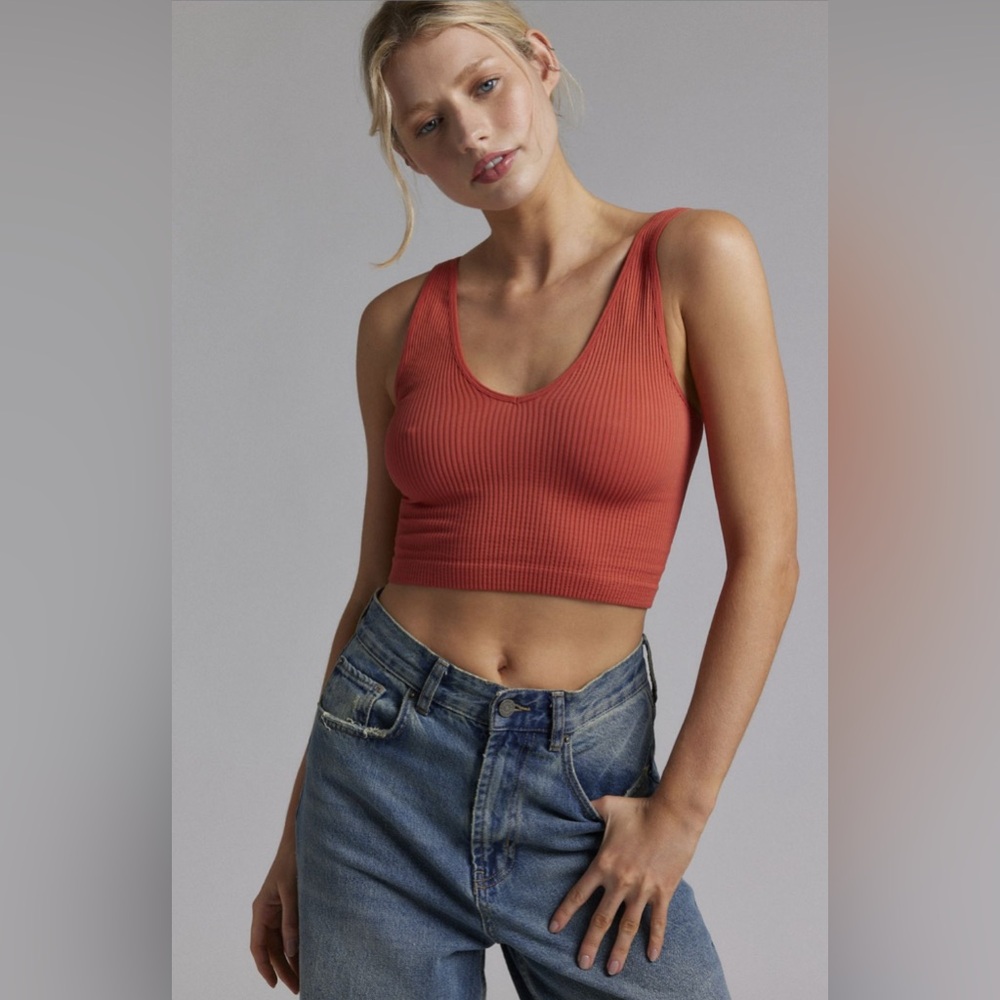 Plunged Ribbed Seamless Knit Cropped Cami